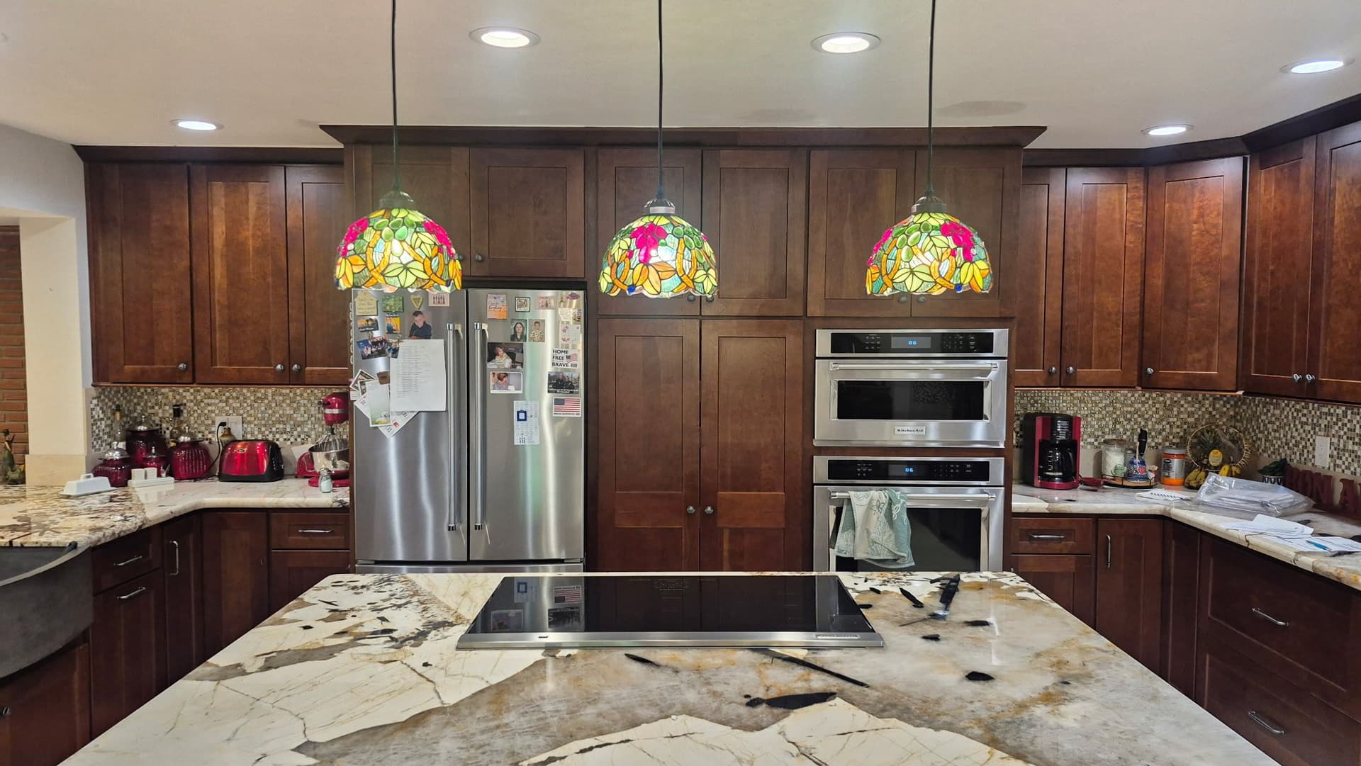 Gallery photos for Tiffany Pendant Lights That Give a Kitchen Real Character: Image #1