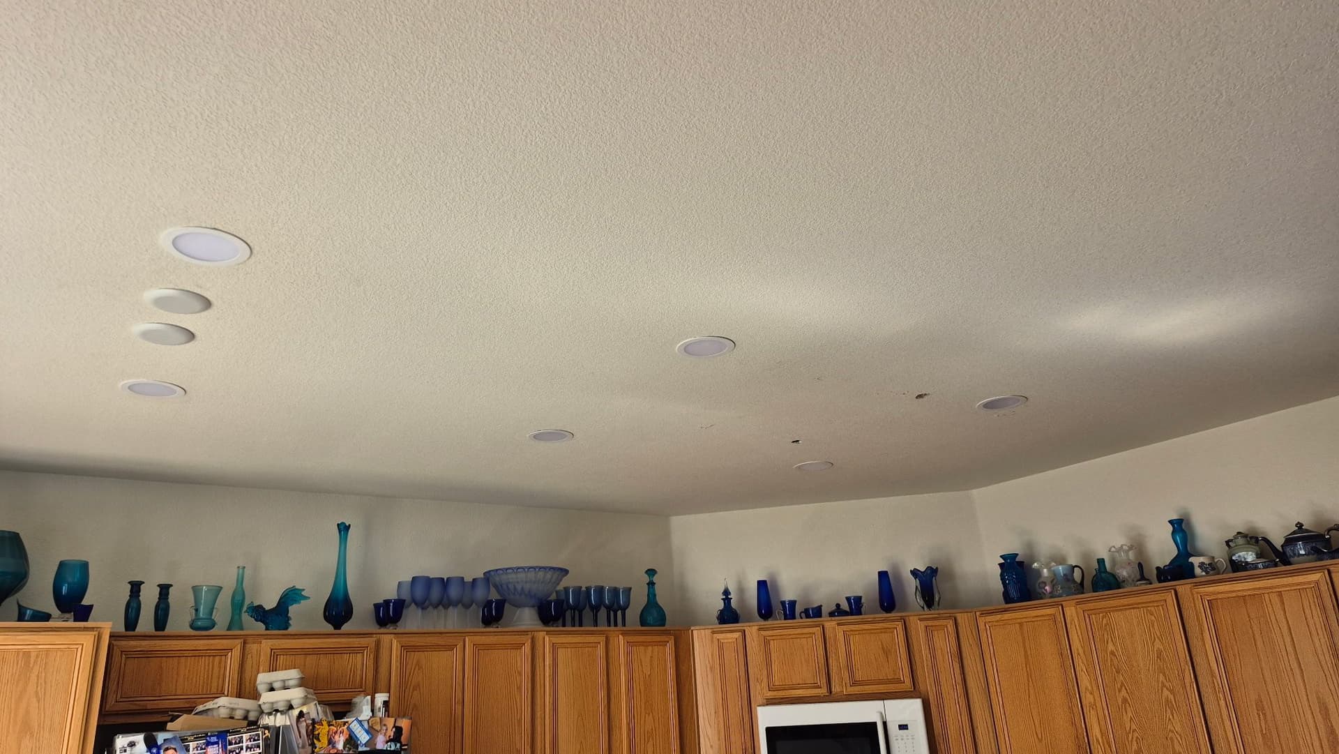 Gallery photos for Kitchen Lighting Upgrade with LED Recessed Lights: Image #1