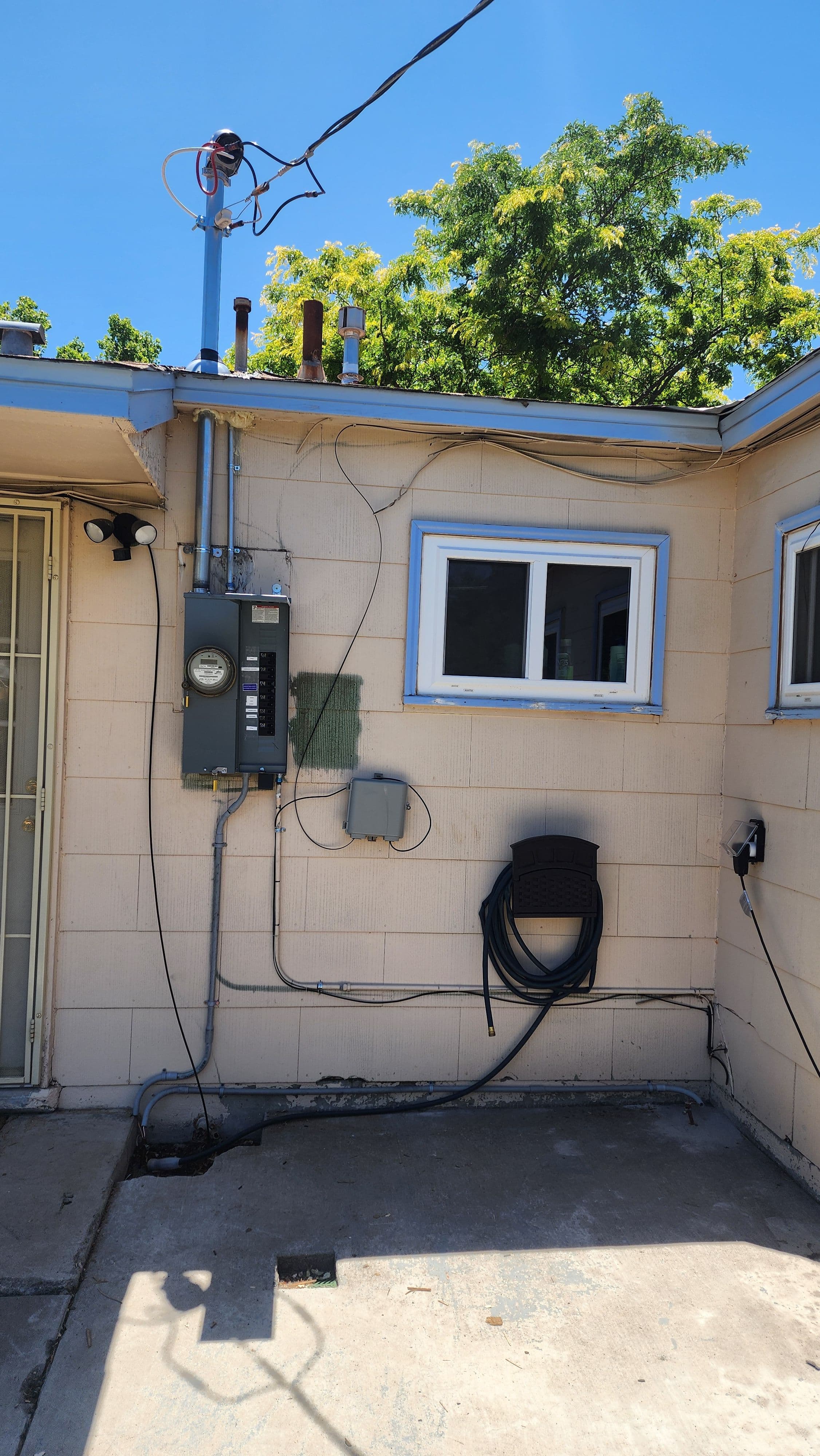 Project 100 Amp to 125 Amp Panel Upgrade for a Safer Home image