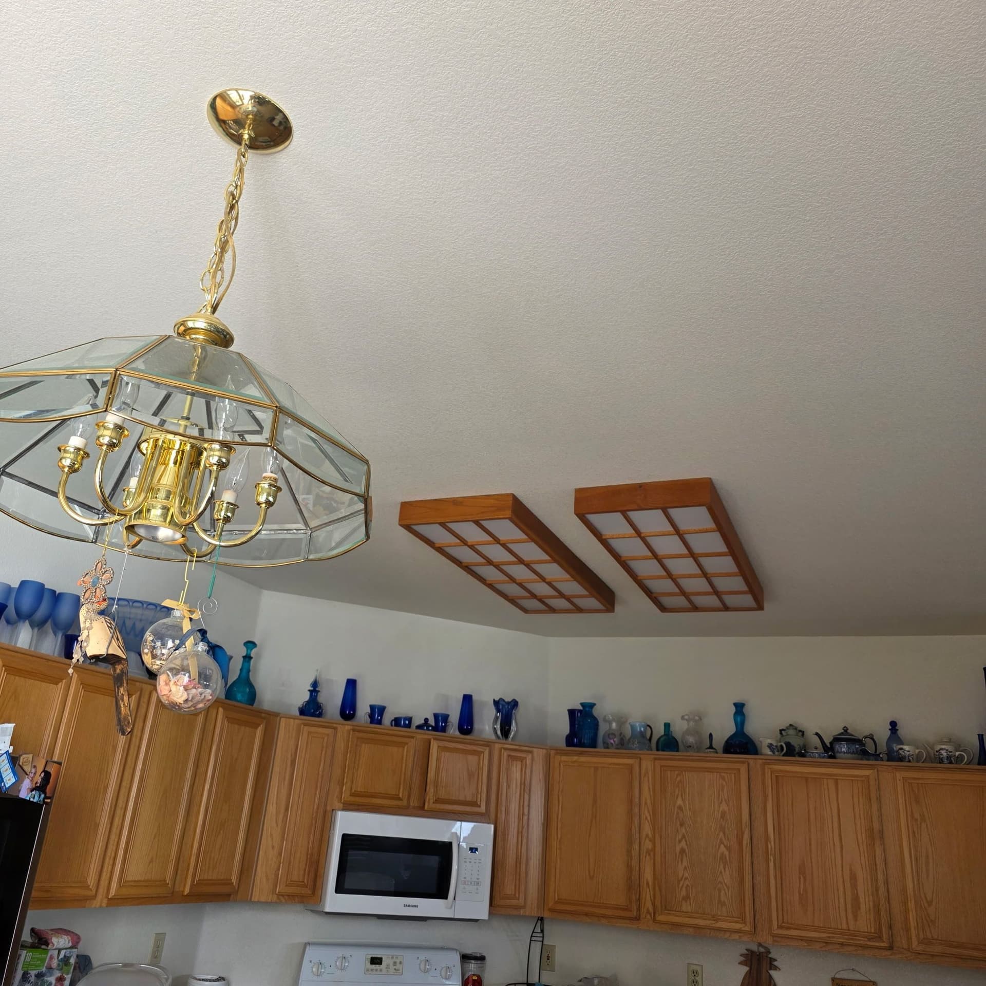 Gallery photos for Kitchen Lighting Upgrade with LED Recessed Lights: Image #2