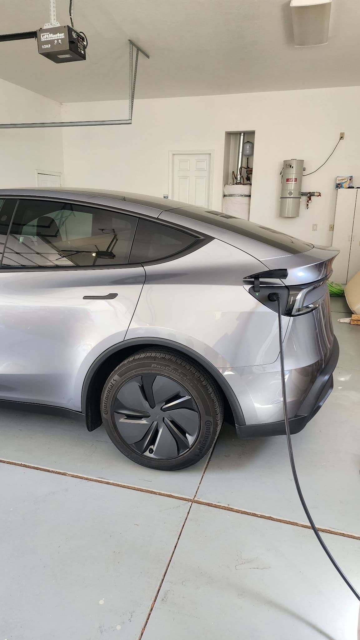 Gallery photos for Efficient Tesla Charging Setup in Your Garage: Image #1