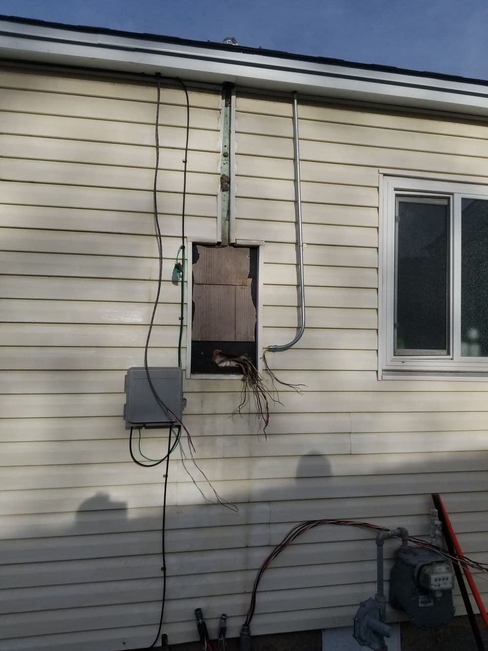 New 100 Amp Overhead Meter Main Panel Installed in Reno image