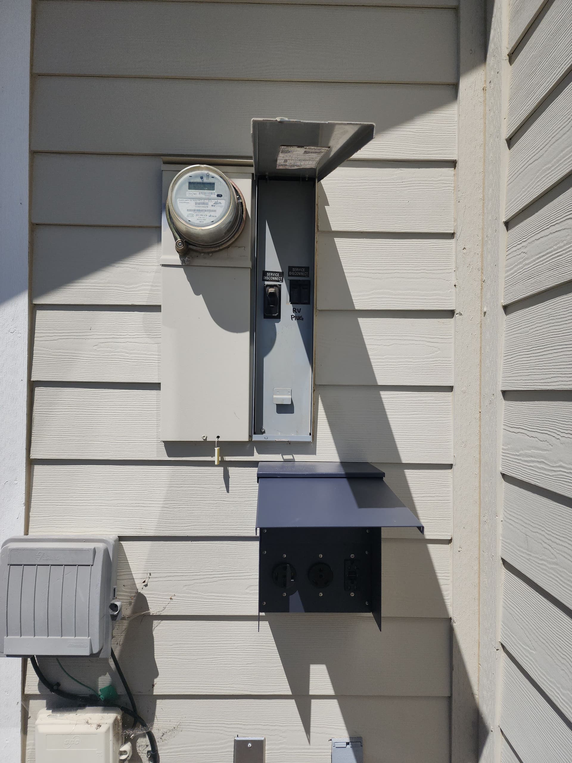 Gallery photos for All-in-One RV Power Outlet Installation with 3 Hookup Options: Image #1